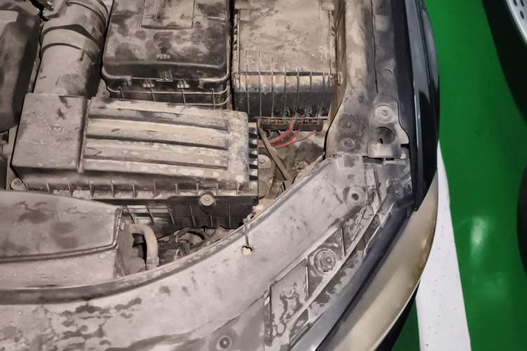 Used Volkswagen Magotan 2016 1.8TSI Smart Comfort Model Engine Bay Left