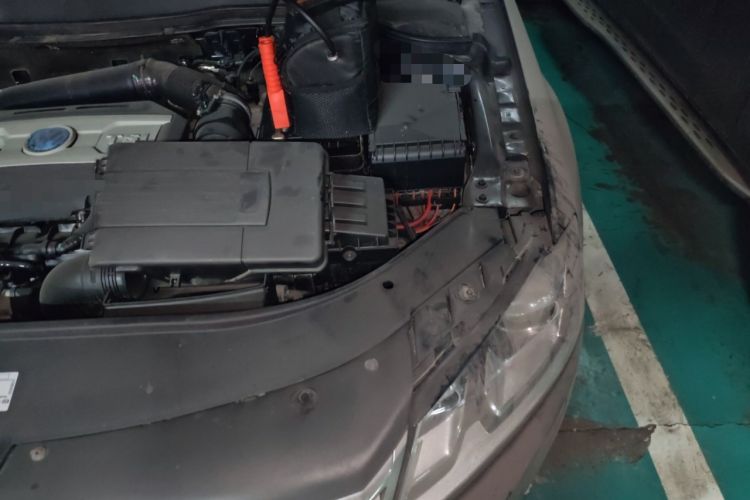 Used Volkswagen Magotan 2016 1.8TSI Luxury Comfort Model Engine Bay Left