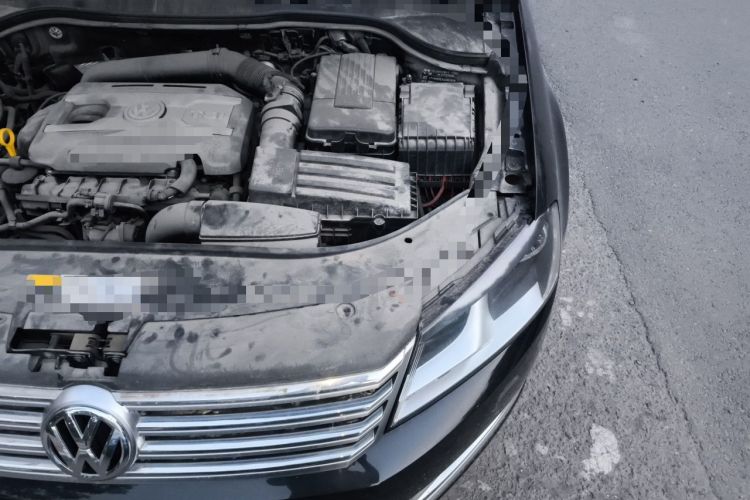 Used Volkswagen Magotan 2016 1.8TSI Smart Comfort Model Engine Bay Left