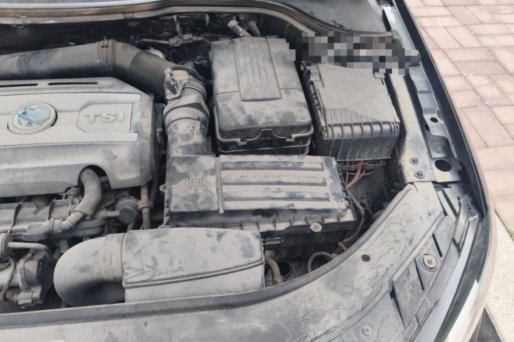 Used Volkswagen Magotan 2016 1.8TSI Smart Comfort Model Engine Bay Left