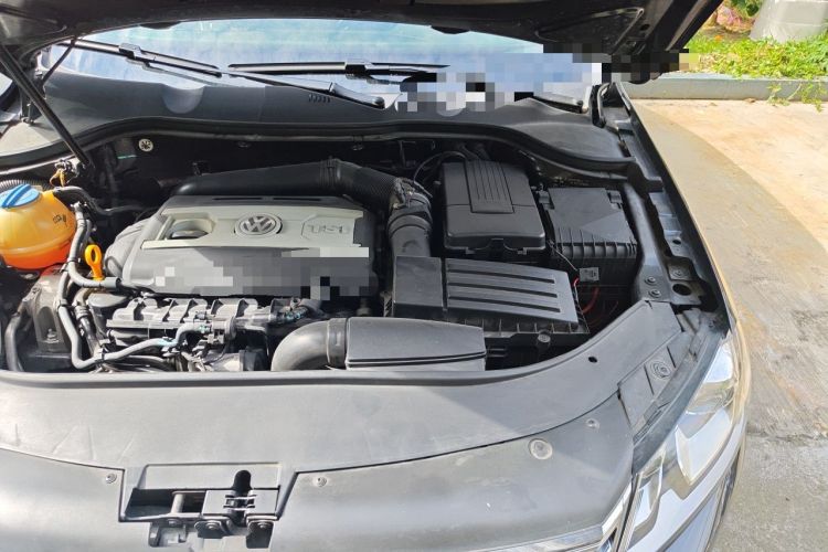 Used Volkswagen Magotan 2016 1.8TSI Luxury Comfort Model Engine Bay Left