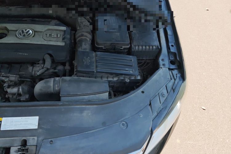 Used Volkswagen Magotan 2016 1.8TSI Smart Comfort Model Engine Bay Left