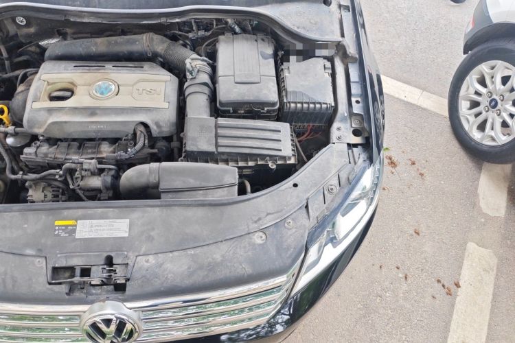Used Volkswagen Magotan 2016 1.8TSI Luxury Comfort Model Engine Bay Left