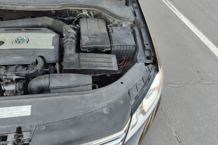 Used Volkswagen Magotan 2016 1.8TSI 25th Anniversary Edition Engine Bay Left
