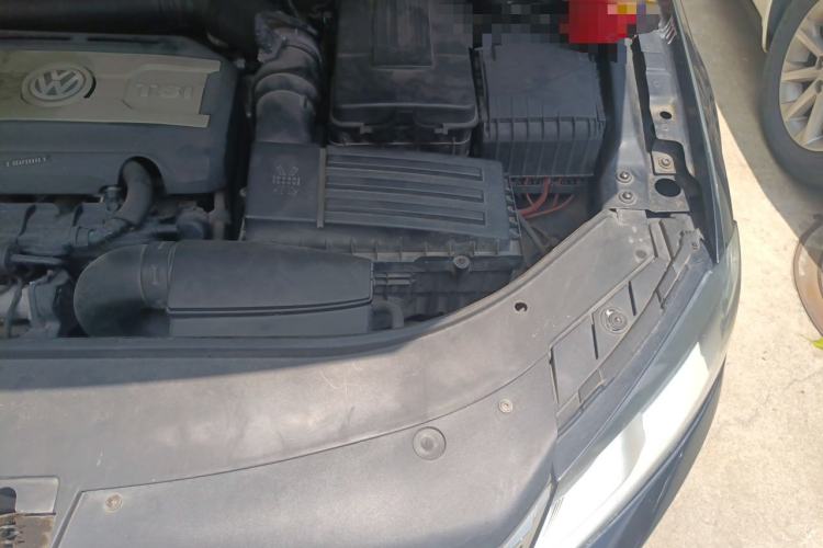 Used Volkswagen Magotan 2016 1.8TSI Smart Comfort Model Engine Bay Left