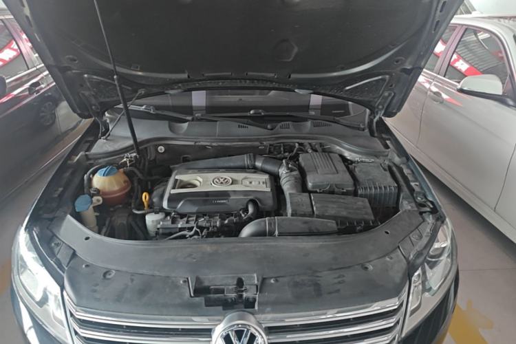 Used Volkswagen Magotan 2016 1.8TSI Smart Enjoyment Leading Model Engine Bay