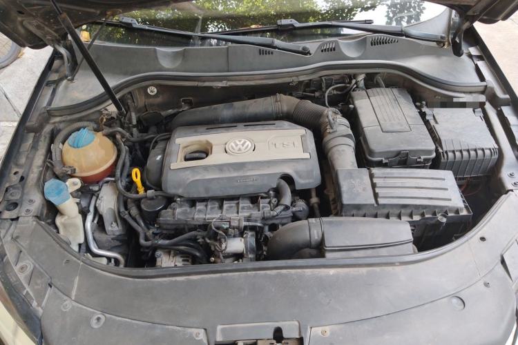 Used Volkswagen Magotan 2016 1.8TSI Smart Comfort Model Engine Bay