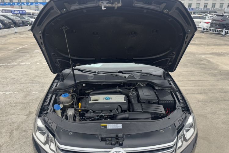 Used Volkswagen Magotan 2016 1.8TSI Smart Enjoyment Leading Model Engine Bay
