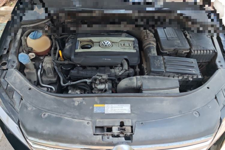 Used Volkswagen Magotan 2016 1.8TSI Smart Comfort Model Engine Bay