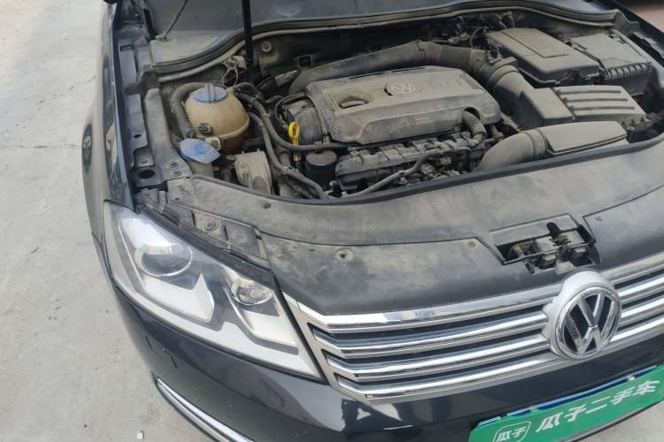Used Volkswagen Magotan 2016 2.0 TSI Luxury Comfort Version Engine Bay Right