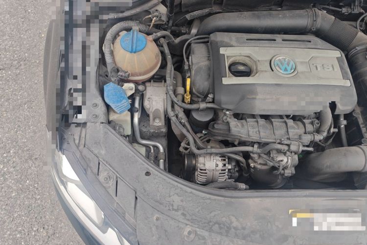 Used Volkswagen Magotan 2016 1.8TSI Smart Enjoyment Leading Model Engine Bay Right