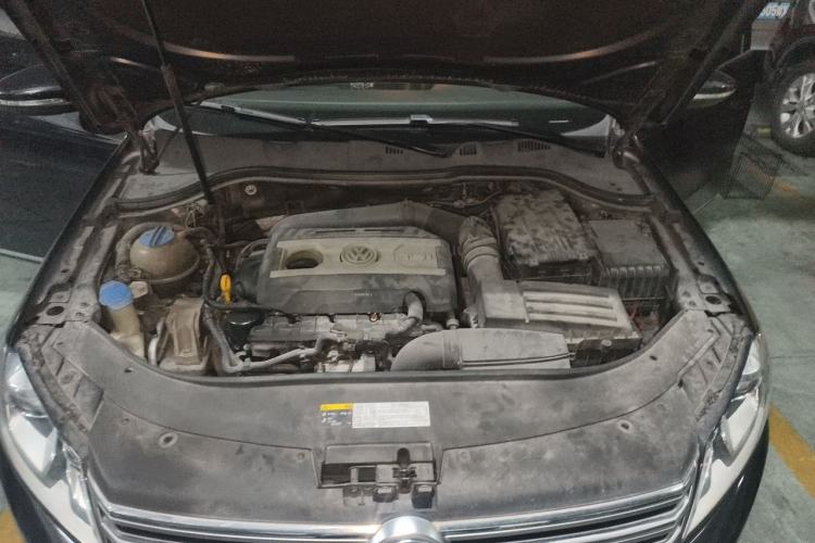 Used Volkswagen Magotan 2016 1.8TSI Smart Comfort Model Engine Bay