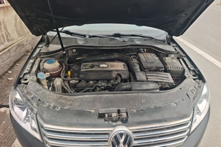 Used Volkswagen Magotan 2016 1.8TSI Luxury Comfort Model Engine Bay