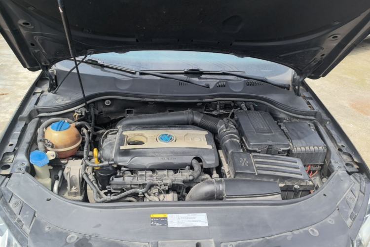 Used Volkswagen Magotan 2016 1.8TSI Smart Enjoyment Leading Model Engine Bay