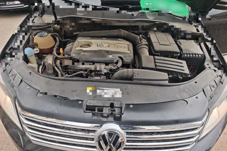 Used Volkswagen Magotan 2016 1.8TSI Smart Comfort Model Engine Bay