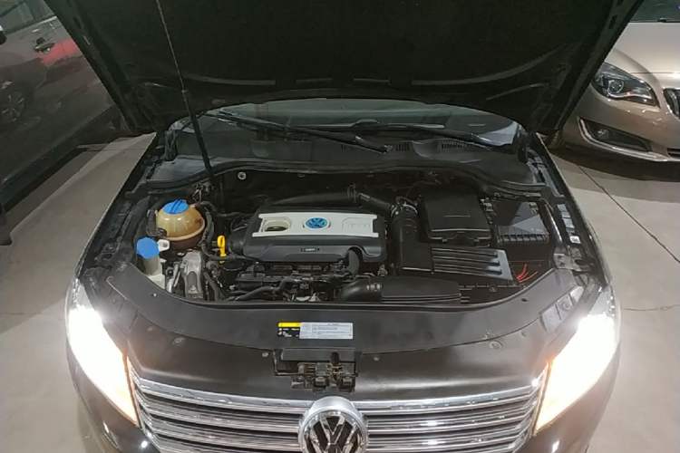 Used Volkswagen Magotan 2016 1.8TSI Smart Enjoyment Leading Model Engine Bay