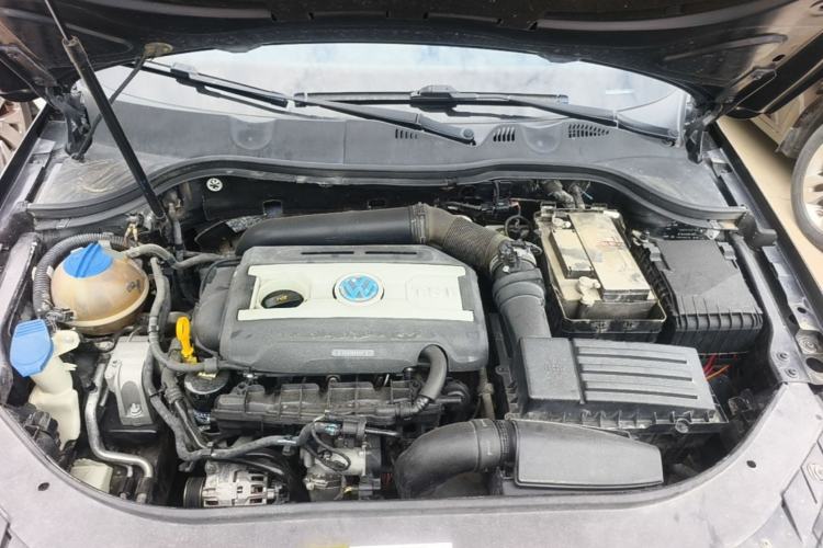 Used Volkswagen Magotan 2016 1.8TSI Smart Enjoyment Leading Model Engine Bay