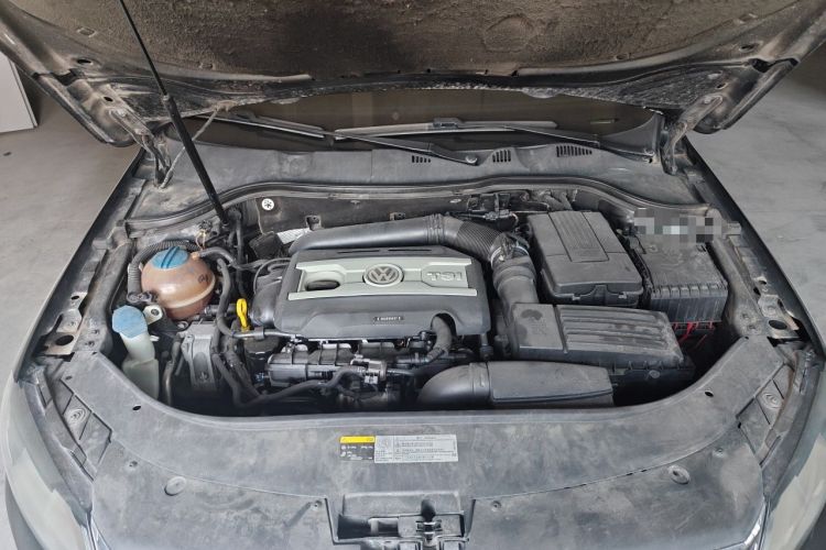 Used Volkswagen Magotan 2016 1.8TSI Smart Comfort Model Engine Bay