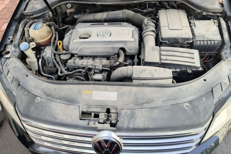 Used Volkswagen Magotan 2016 1.8TSI Smart Comfort Model Engine Bay
