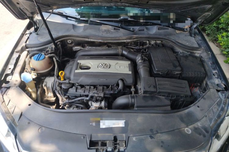 Used Volkswagen Magotan 2016 1.8TSI Luxury Comfort Model Engine Bay