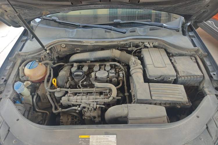 Used Volkswagen Magotan 2016 1.8TSI Smart Comfort Model Engine Bay