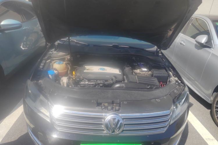 Used Volkswagen Magotan 2016 1.8TSI Smart Comfort Model Engine Bay