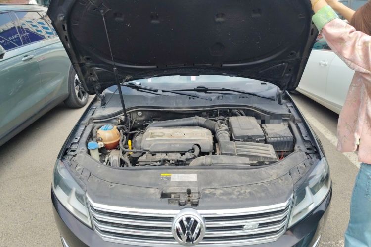 Used Volkswagen Magotan 2016 1.8TSI Smart Comfort Model Engine Bay