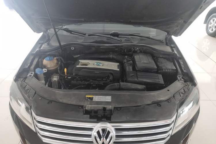 Used Volkswagen Magotan 2016 1.8TSI Smart Comfort Model Engine Bay