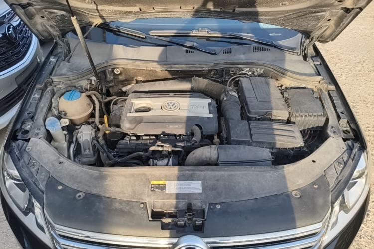 Used Volkswagen Magotan 2016 1.8TSI 25th Anniversary Edition Engine Bay