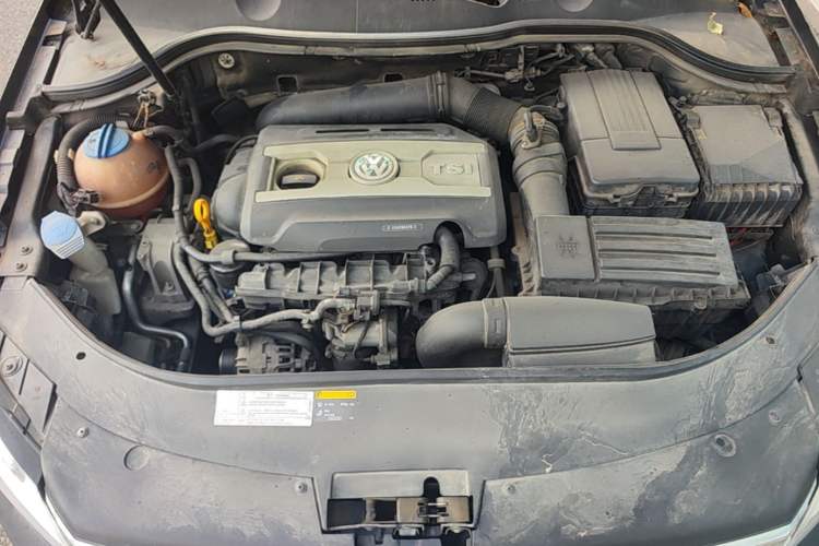 Used Volkswagen Magotan 2016 1.8TSI Smart Enjoyment Leading Model Engine Bay