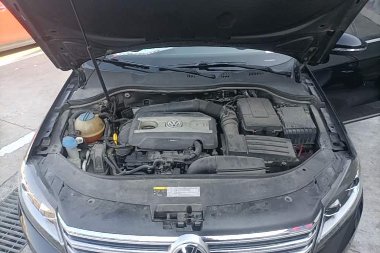 Used Volkswagen Magotan 2016 1.8TSI Smart Comfort Model Engine Bay