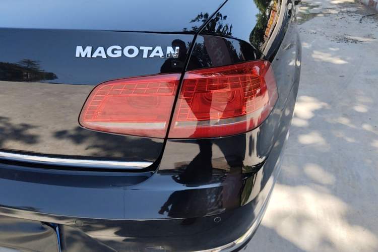 Used Volkswagen Magotan 2016 1.8TSI Smart Comfort Model Exterior 3