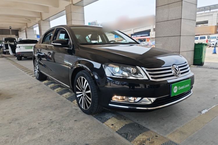 Used Volkswagen Magotan 2016 1.8TSI 25th Anniversary Edition Front Right 45 Deg
