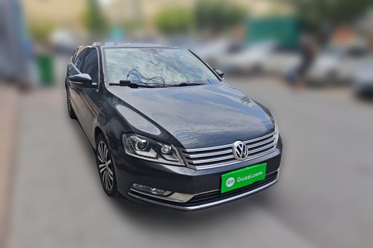Used Volkswagen Magotan 2016 1.8TSI 25th Anniversary Edition Front Right 45 Deg