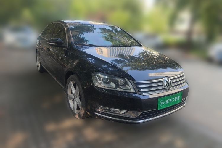 Used Volkswagen Magotan 2016 1.8TSI Luxury Comfort Model Front Right 45 Deg