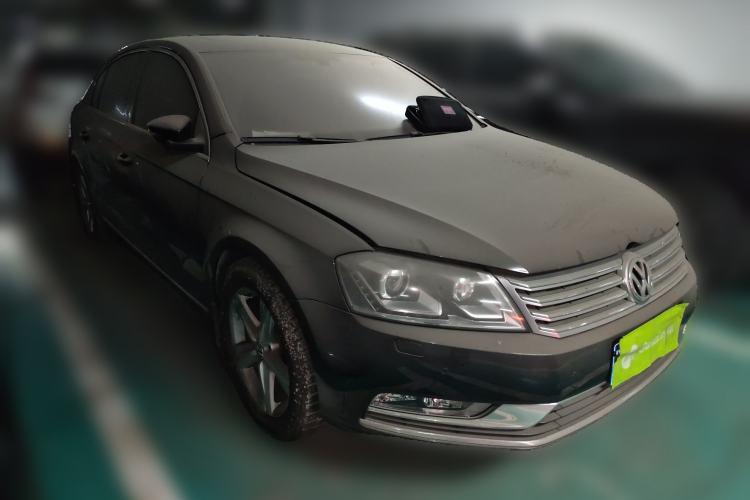 Used Volkswagen Magotan 2016 1.8TSI Luxury Comfort Model Front Right 45 Deg