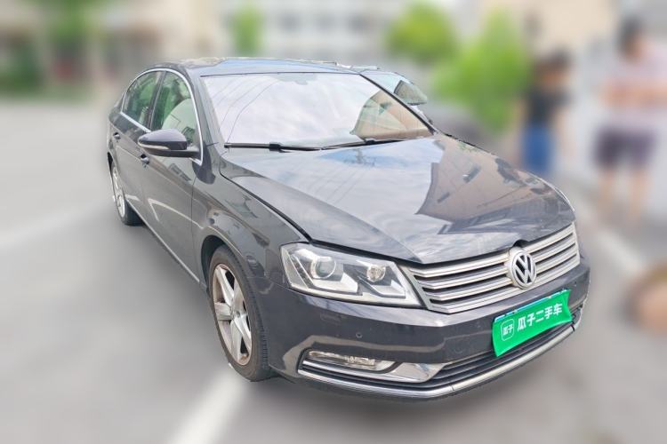 Used Volkswagen Magotan 2016 1.8TSI Luxury Comfort Model Front Right 45 Deg