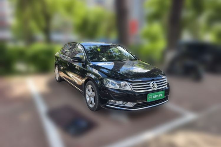 Used Volkswagen Magotan 2016 1.8TSI Luxury Comfort Model Front Right 45 Deg