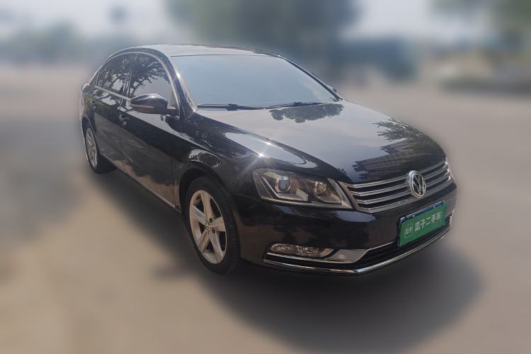 Used Volkswagen Magotan 2016 1.8TSI Luxury Comfort Model Front Right 45 Deg