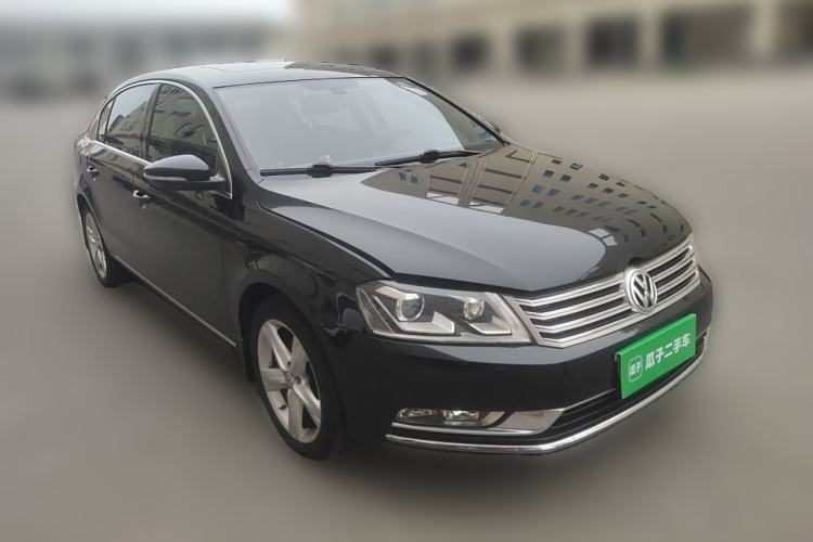 Used Volkswagen Magotan 2016 2.0 TSI Luxury Comfort Version Front Right 45 Deg