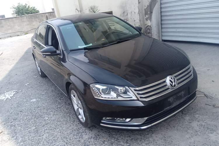Used Volkswagen Magotan 2016 1.8TSI Luxury Comfort Model Front Right 45 Deg