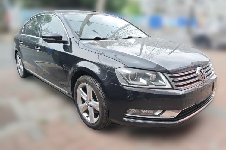 Used Volkswagen Magotan 2016 1.8TSI Luxury Comfort Model Front Right 45 Deg