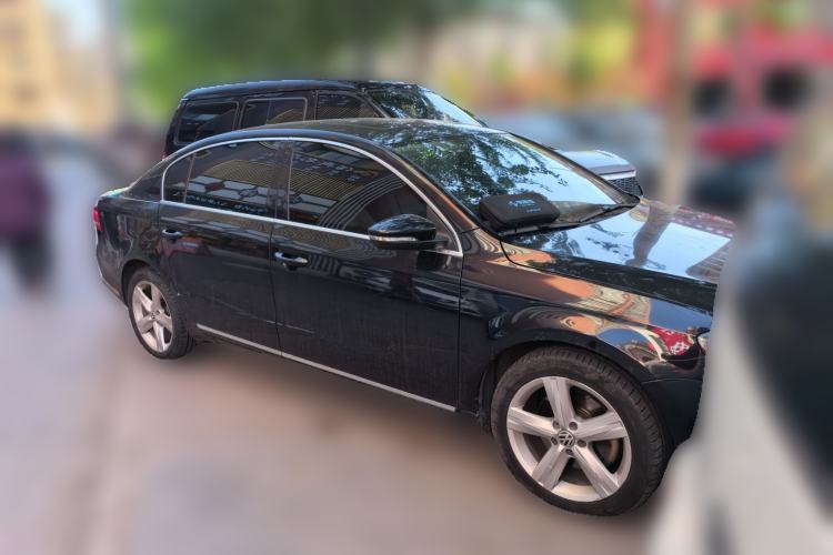 Used Volkswagen Magotan 2016 1.8TSI Luxury Comfort Model Front Right 45 Deg