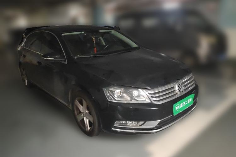 Used Volkswagen Magotan 2016 1.8TSI Luxury Comfort Model Front Right 45 Deg