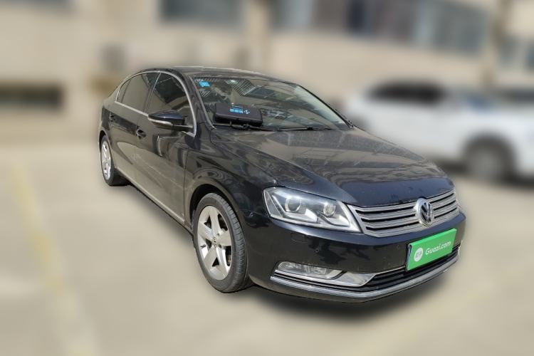 Used Volkswagen Magotan 2016 1.8TSI Luxury Comfort Model Front Right 45 Deg