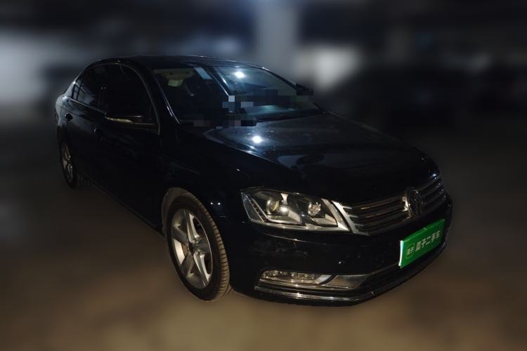 Used Volkswagen Magotan 2016 2.0 TSI Luxury Comfort Version Front Right 45 Deg