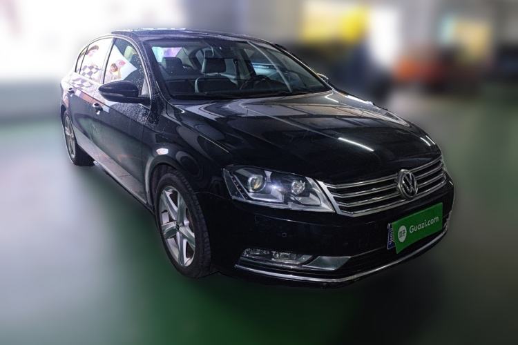 Used Volkswagen Magotan 2016 2.0 TSI Luxury Comfort Version Front Right 45 Deg