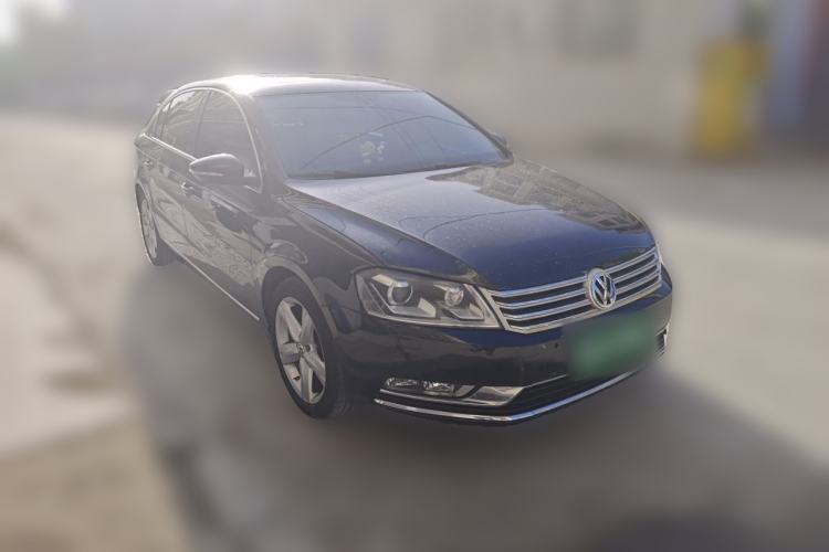 Used Volkswagen Magotan 2016 1.8TSI Luxury Comfort Model Front Right 45 Deg