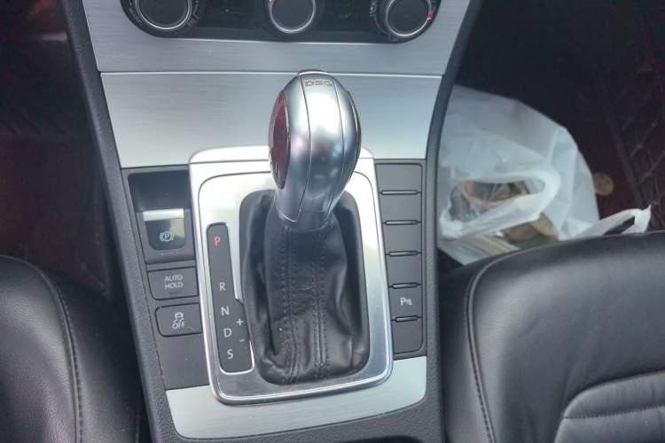 Used Volkswagen Magotan 2016 1.8TSI Smart Comfort Model Gear Lever