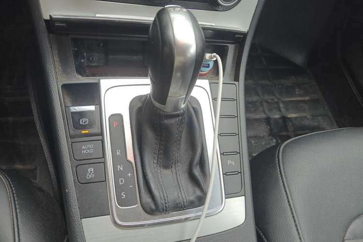 Used Volkswagen Magotan 2016 1.8TSI Smart Comfort Model Gear Lever